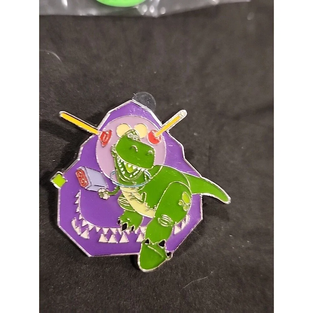 Disney Rex Green Dinosaur Toy Story Game Prize teeth 2022 Trading Pin 155388 SDR
